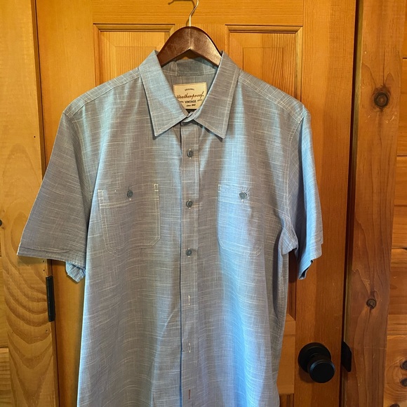 EUC Boys' Woven Short Sleeve Button-Down Shirt - Picture 3 of 3